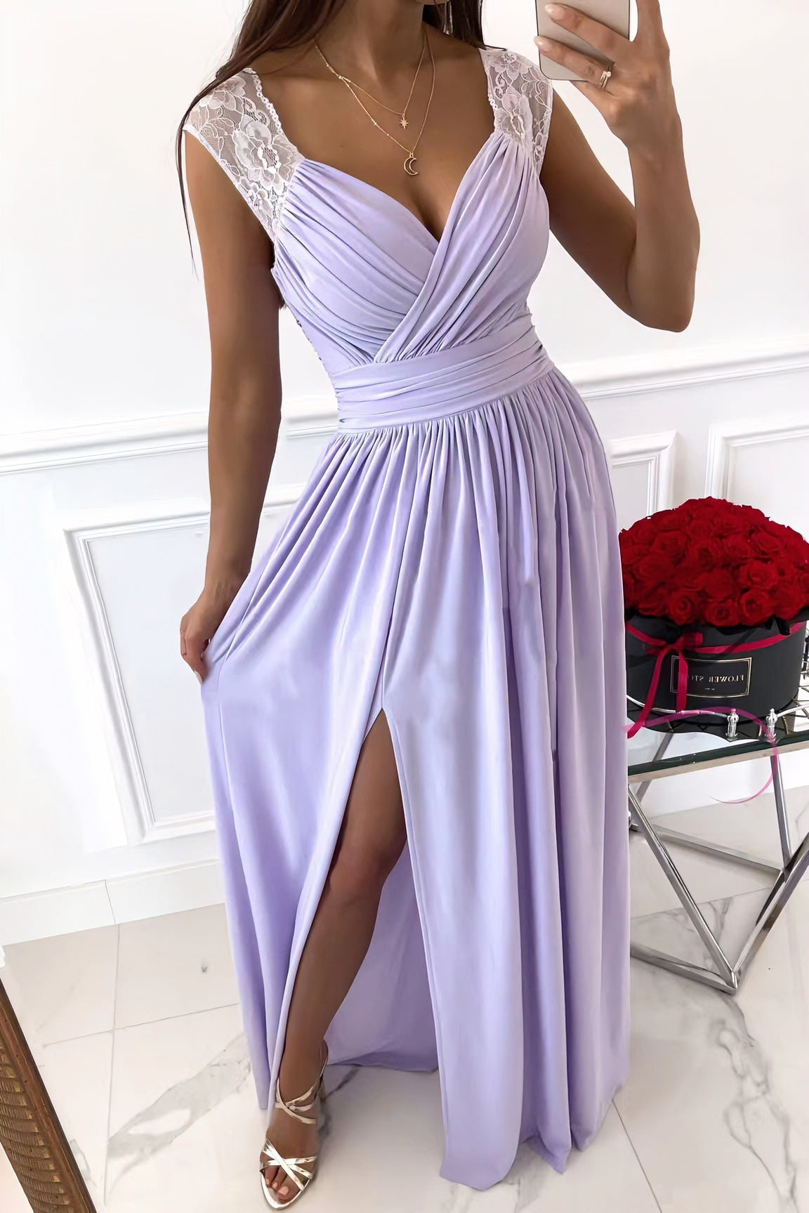 Sleeveless lace backless hem slit dress