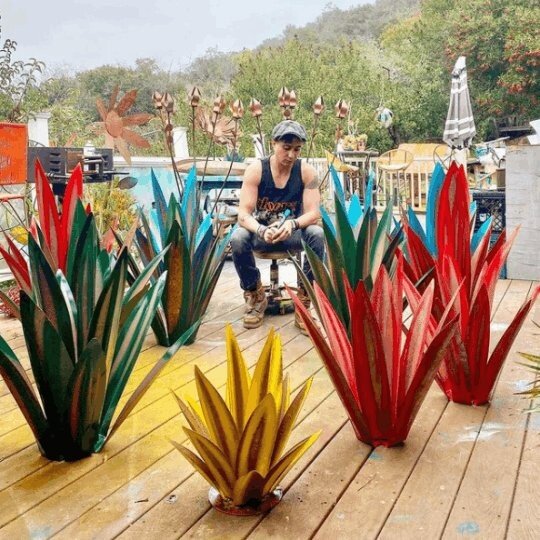 Hellohobot - Waterproof Solar Garden LED Agave