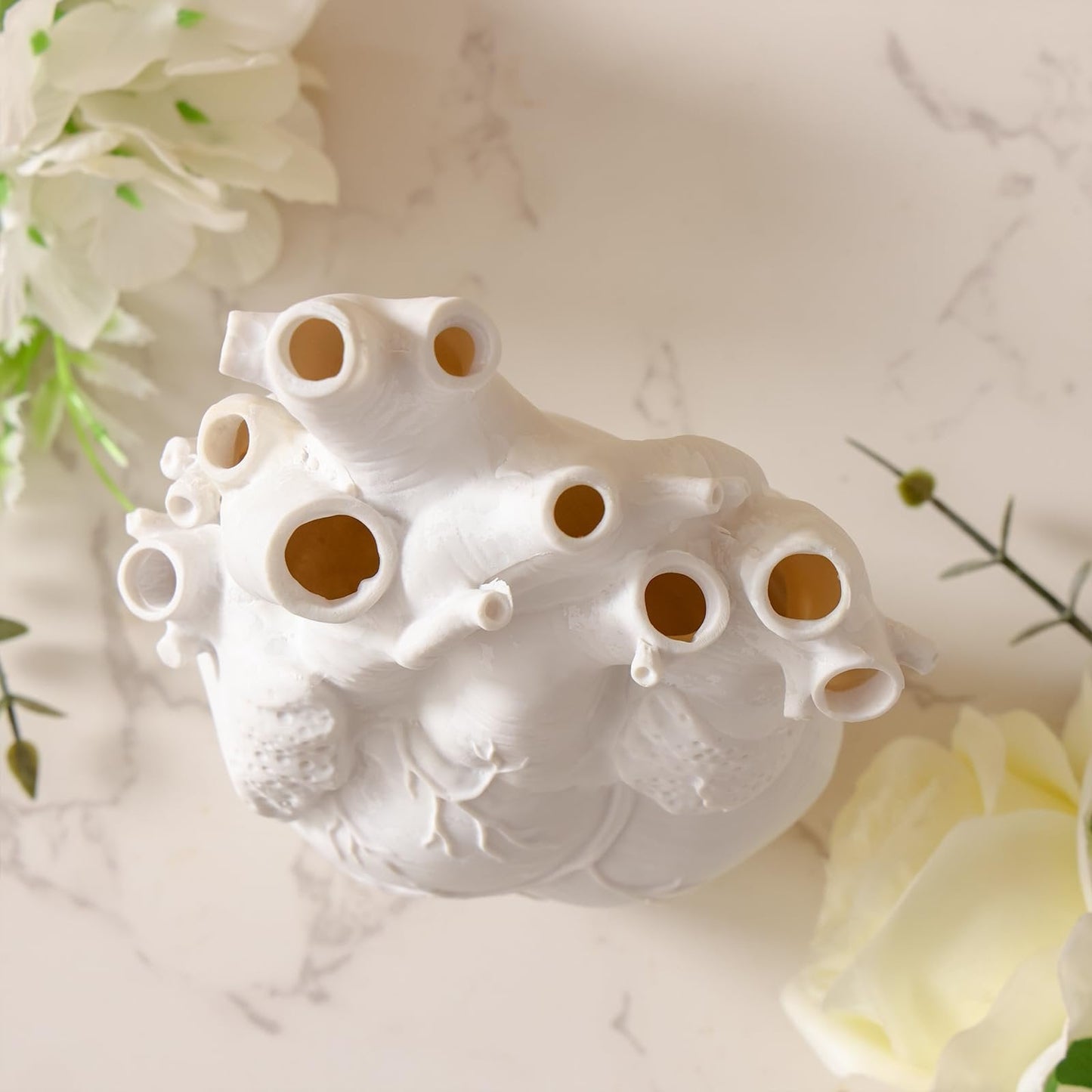 Hellohobot - White Heart Irregular Creative Art Vase