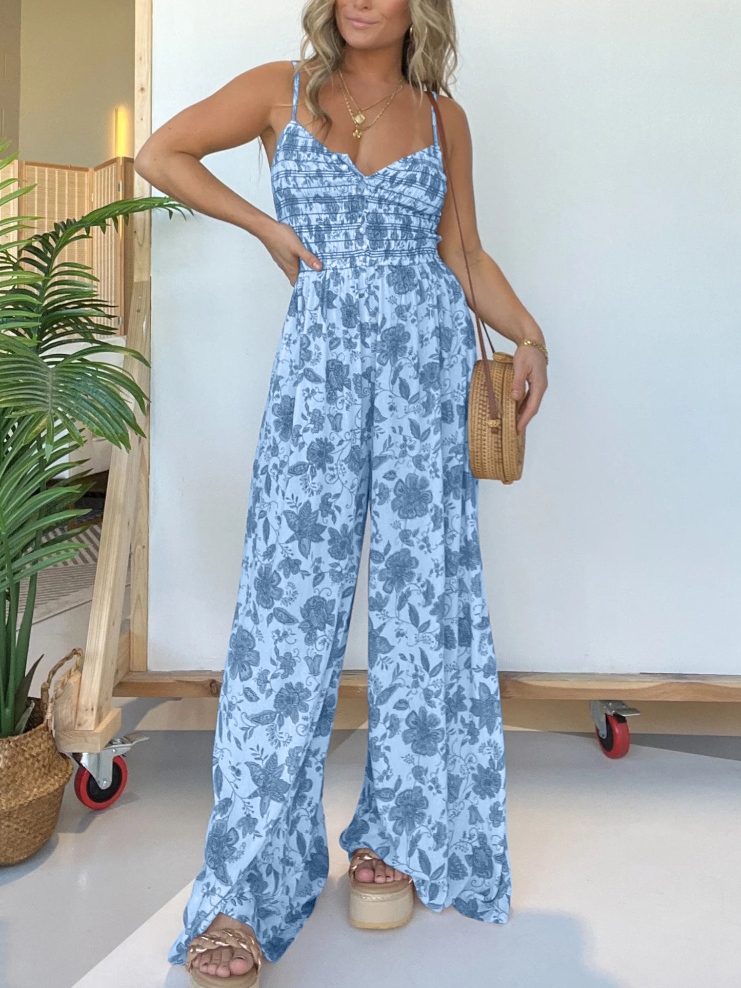 ✨Hellohobot✨Hot Sale Floral Suspender Wide-leg Jumpsuit