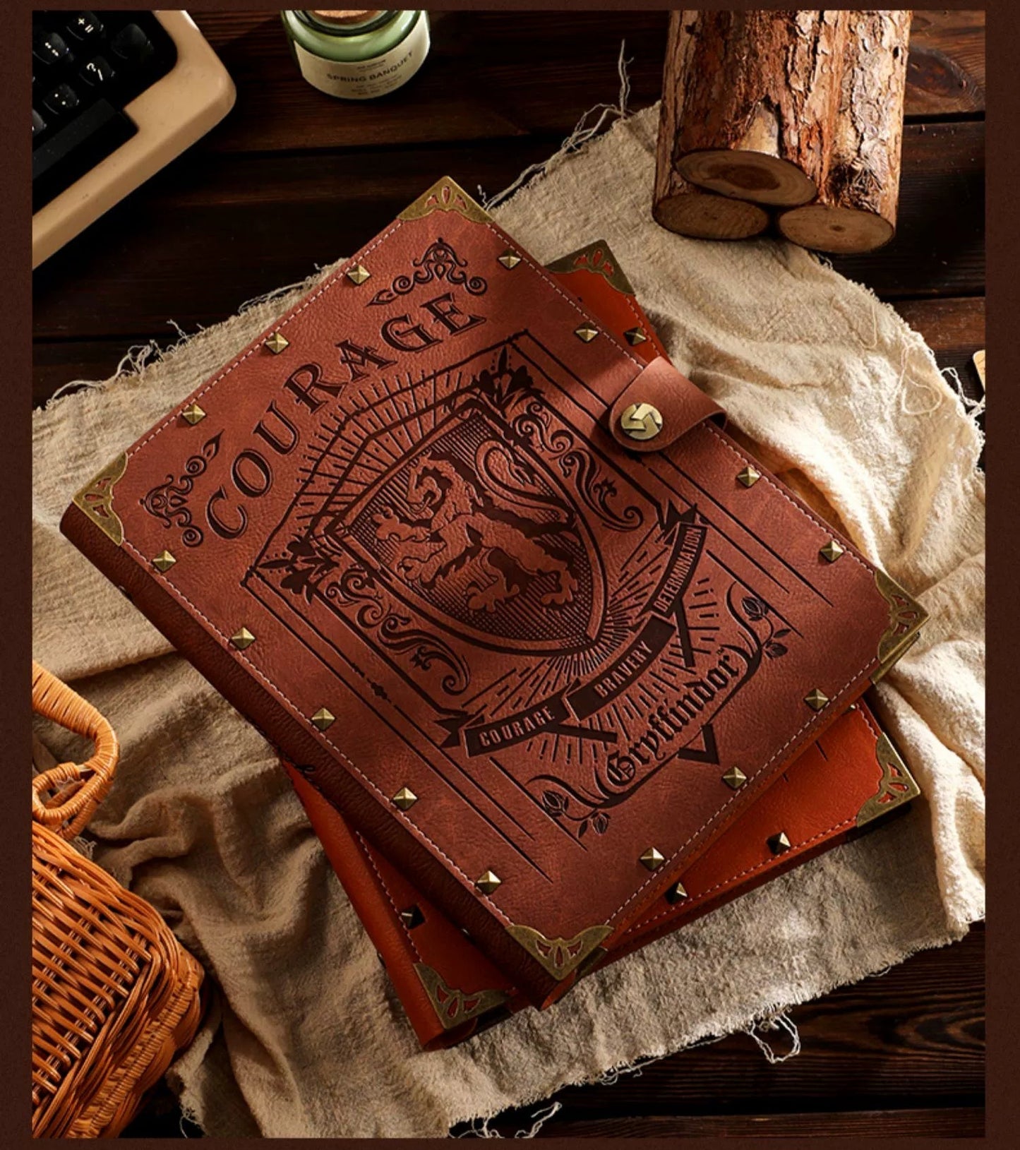 Hellohobot - Hogwarts Handbook Notebook Grimoire