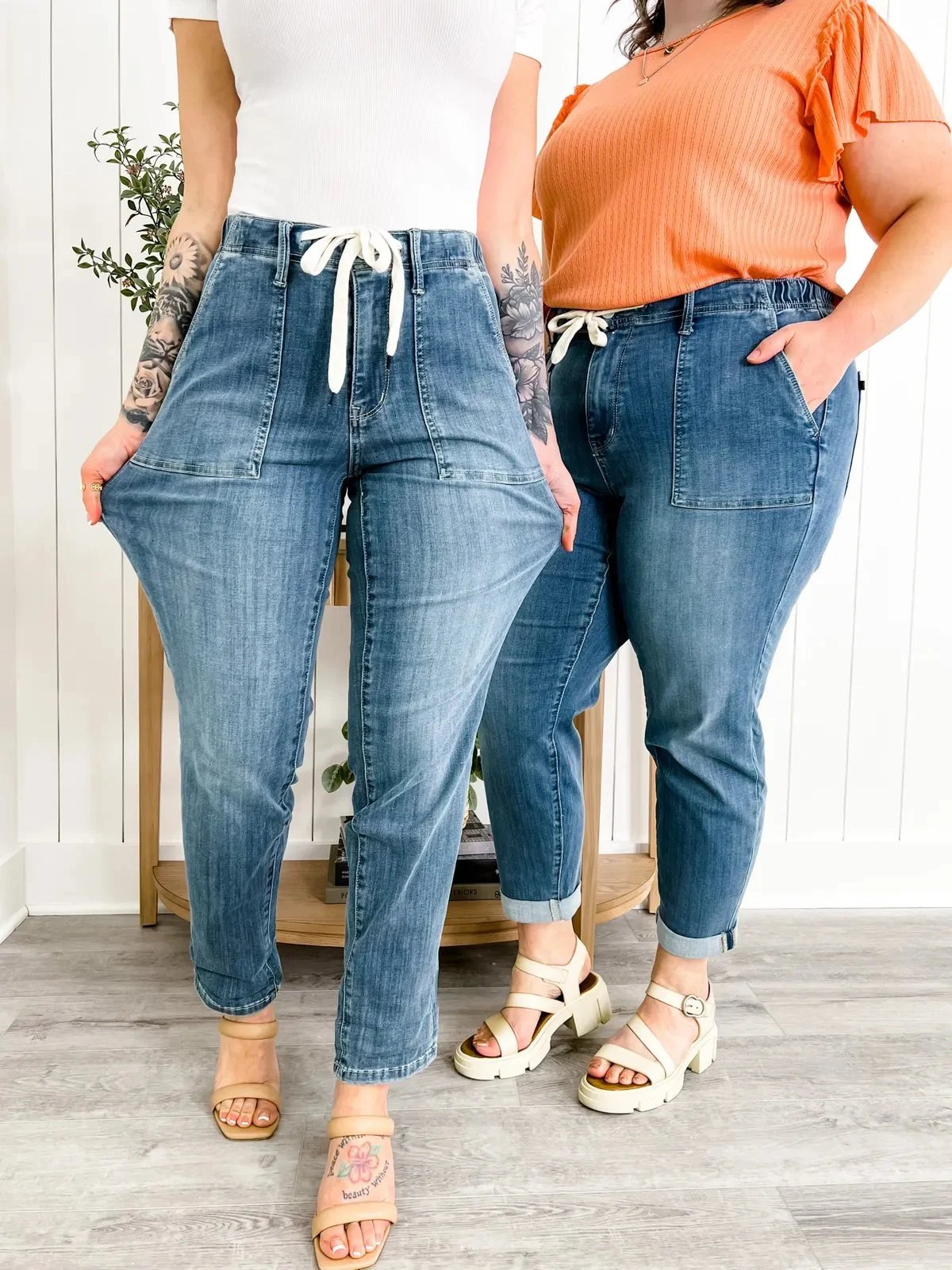 Fashionable Elastic Zipper Casual Jeans