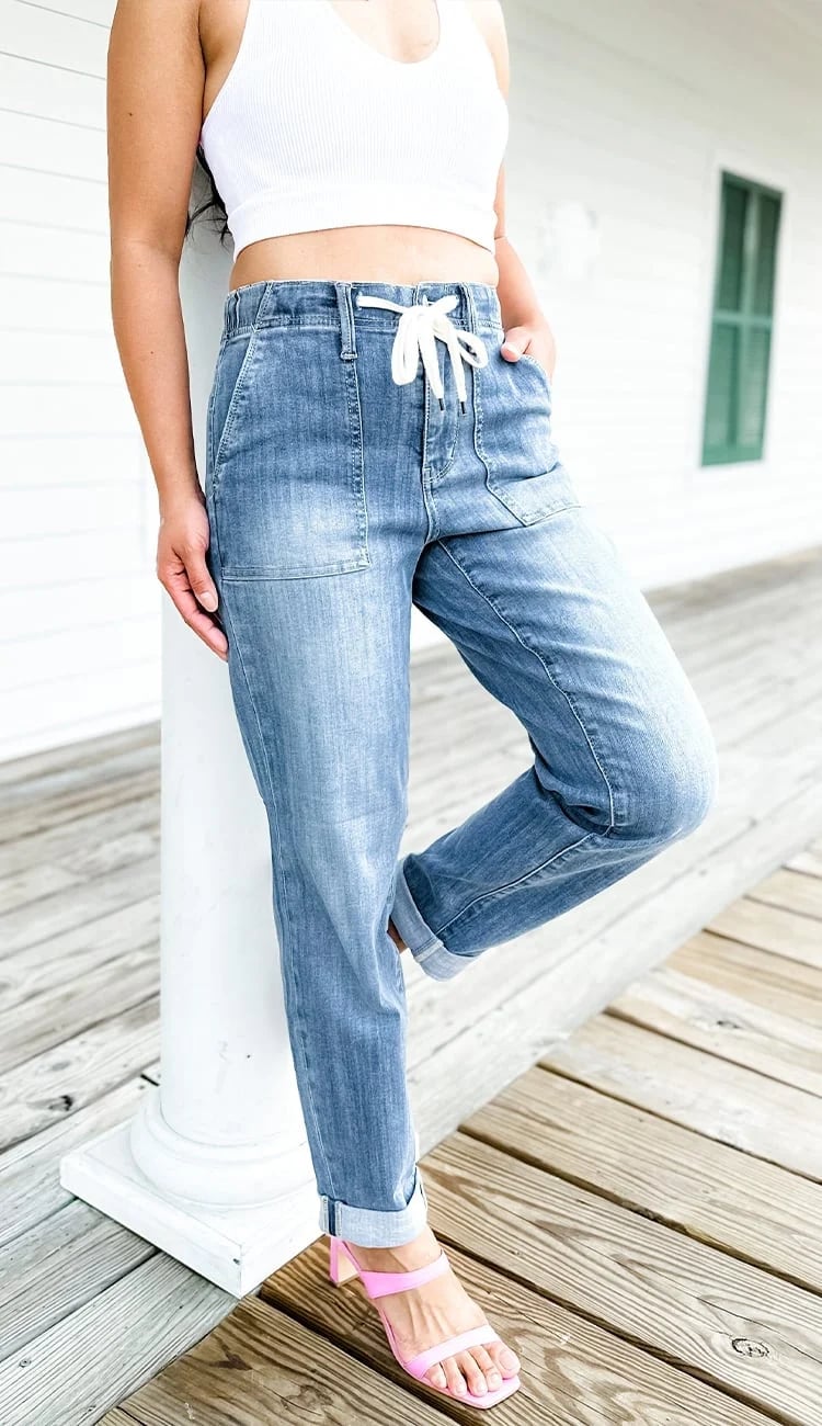 Fashionable Elastic Zipper Casual Jeans