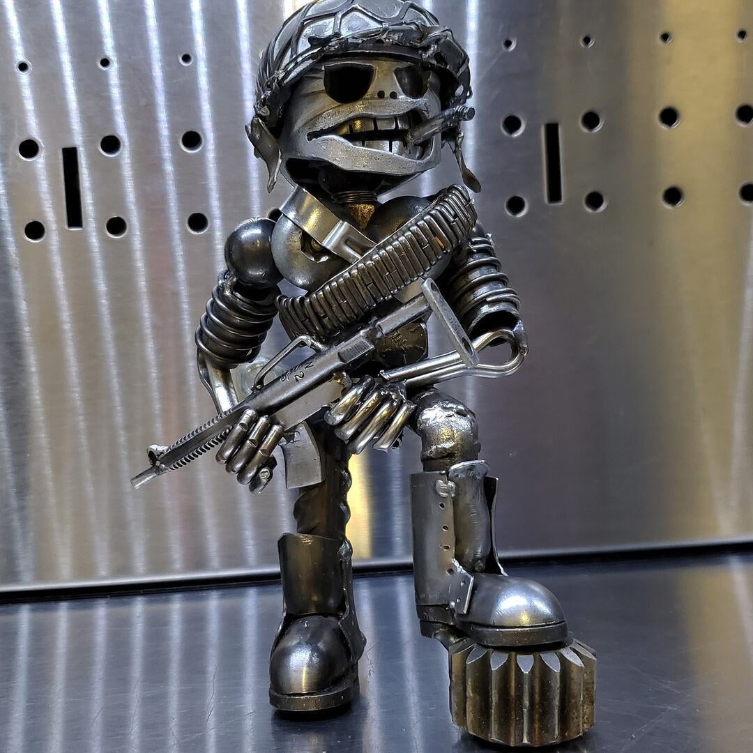 Recycling/Scrap Metal Standing Warrior Sculpture 🤖 Handmade-Piston Man